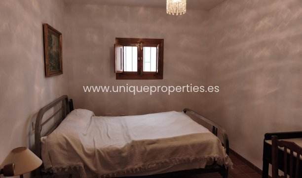Reventa - Village House -
Seron
