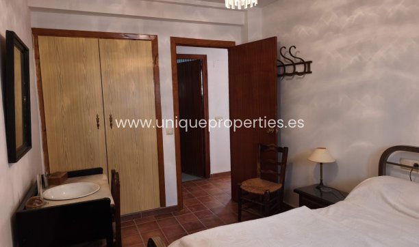 Reventa - Village House -
Seron