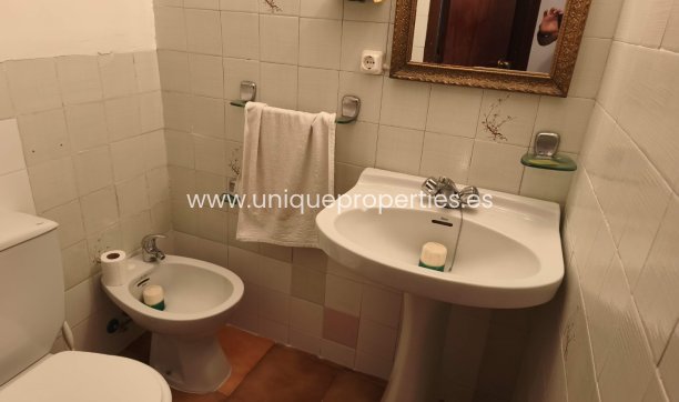 Reventa - Village House -
Seron