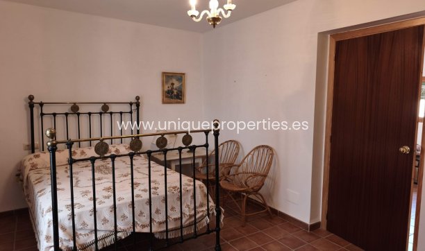 Reventa - Village House -
Seron