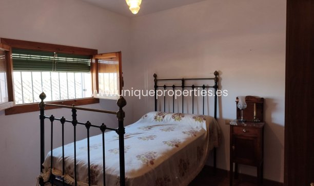 Reventa - Village House -
Seron