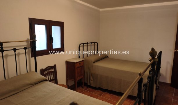 Reventa - Village House -
Seron