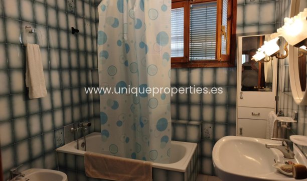 Reventa - Village House -
Seron