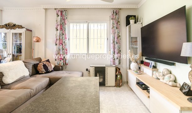 Resale - House -
San Fulgencio - urb.la marina