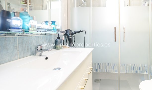 Resale - House -
San Fulgencio - urb.la marina