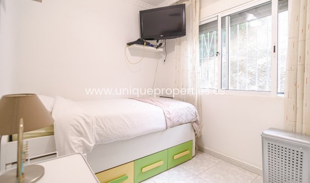 Resale - House -
San Fulgencio - urb.la marina