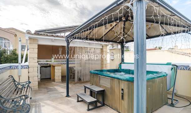 Resale - House -
San Fulgencio - urb.la marina