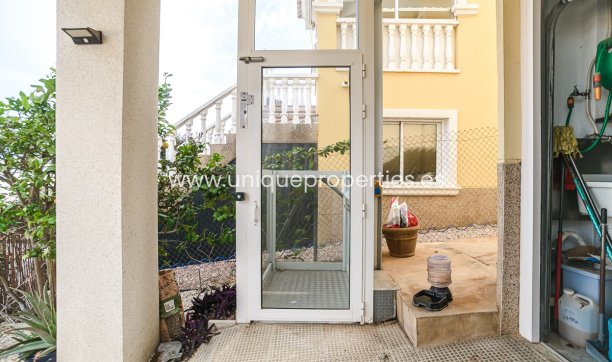 Resale - House -
San Fulgencio - urb.la marina