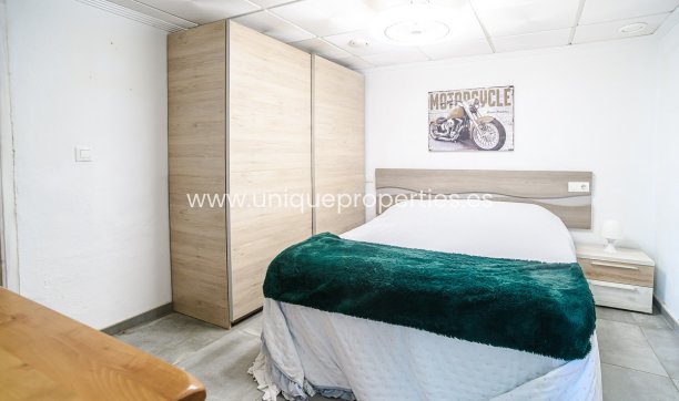 Resale - House -
San Fulgencio - urb.la marina