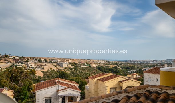 Resale - House -
San Fulgencio - urb.la marina