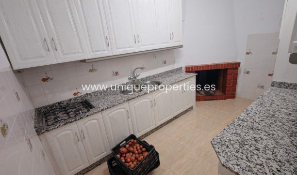 Herverkoop - Village House -
Partaloa