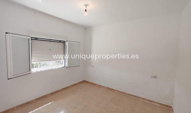 Herverkoop - Village House -
Partaloa