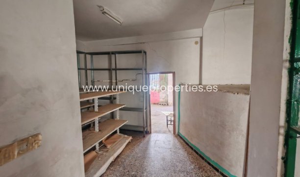 Resale - Commercial -
Partaloa