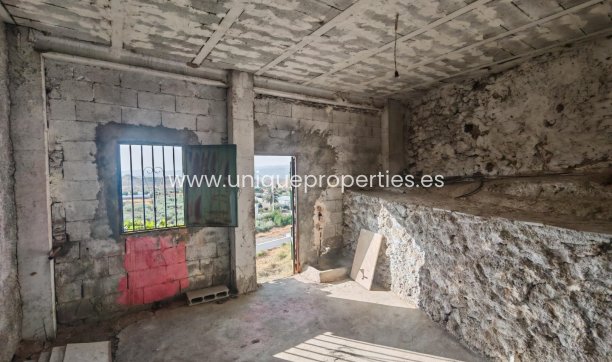 Resale - Commercial -
Partaloa