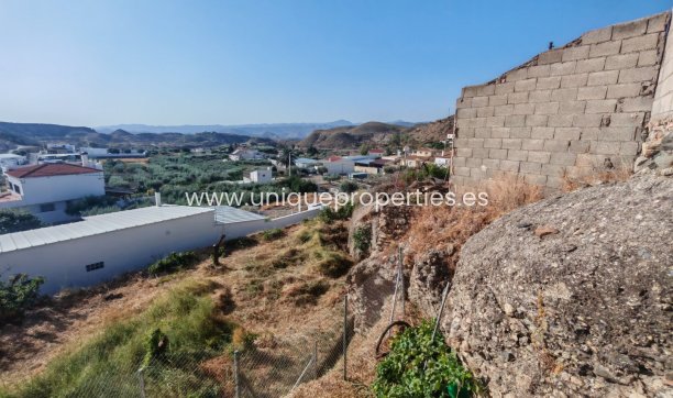 Resale - Commercial -
Partaloa