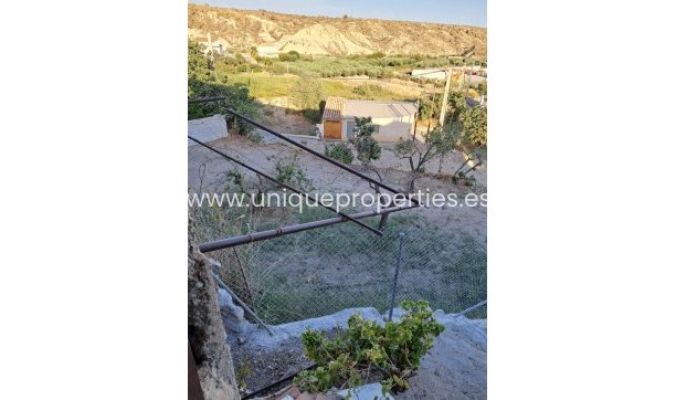 Resale - Commercial -
Partaloa