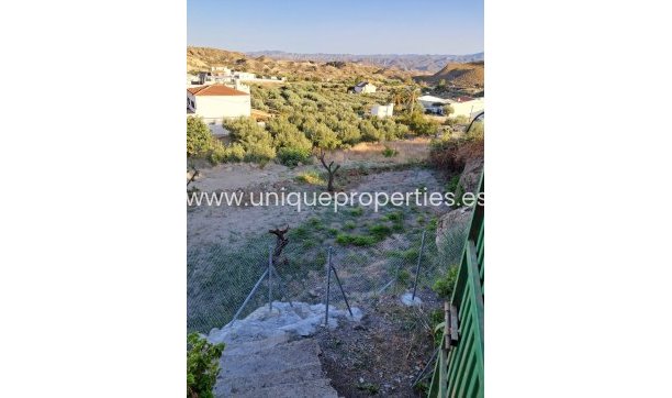 Resale - Commercial -
Partaloa