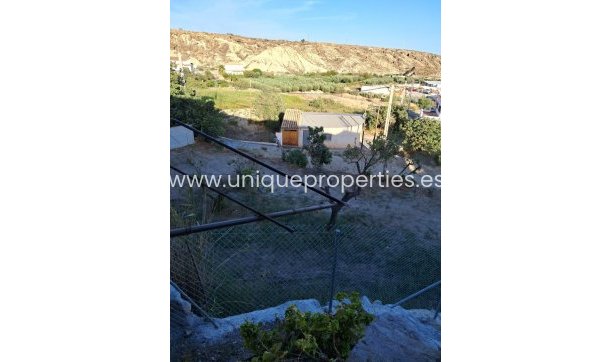 Resale - Commercial -
Partaloa