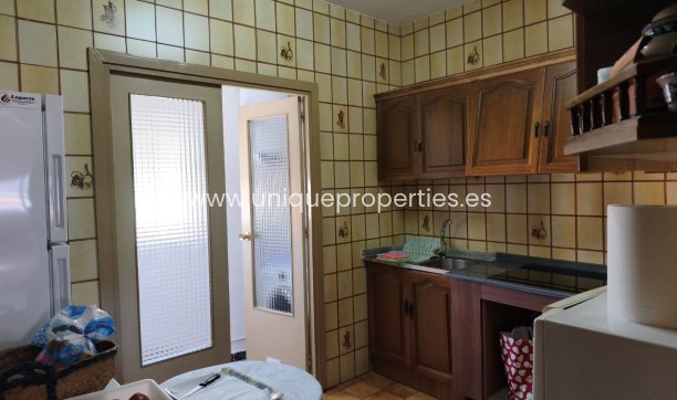 Herverkoop - Village House -
Baza