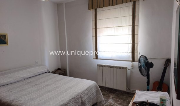 Herverkoop - Village House -
Baza