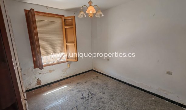 Resale - Village House -
Caniles