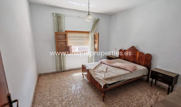 Resale - Village House -
Caniles