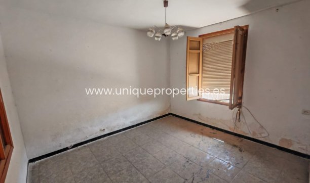 Resale - Village House -
Caniles