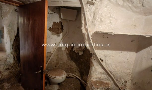 Resale - Village House -
Caniles