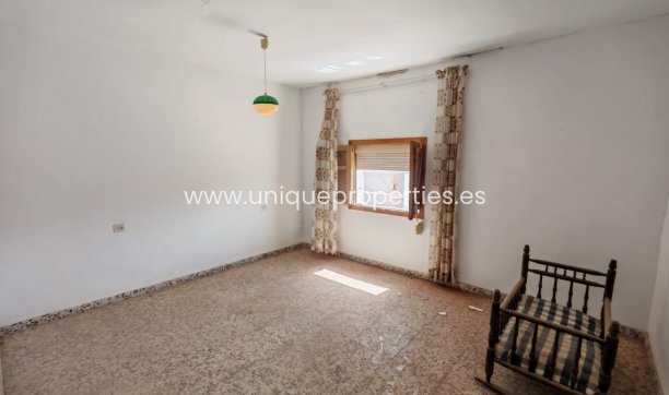 Resale - Village House -
Caniles