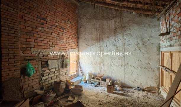 Resale - Village House -
Caniles