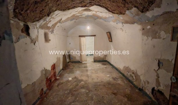 Resale - Village House -
Caniles