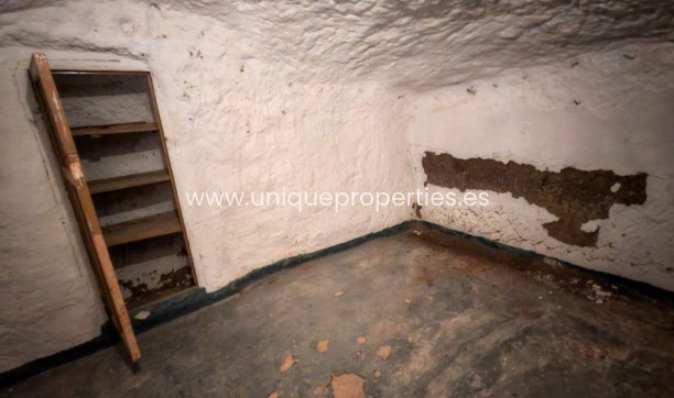 Resale - Village House -
Caniles
