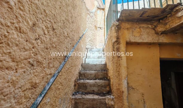 Resale - Village House -
Caniles