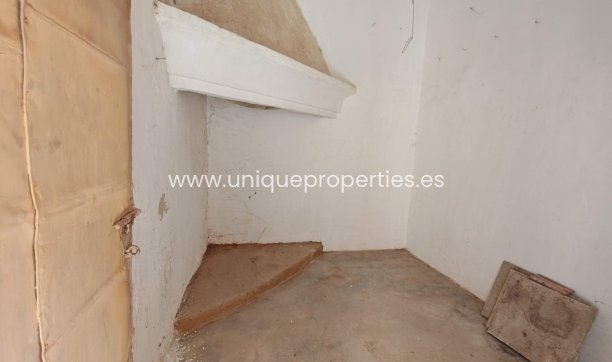 Resale - Village House -
Caniles