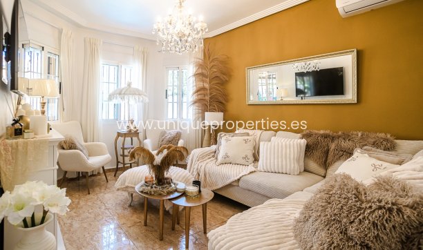 Resale - House -
Guardamar del Segura - EL RASO