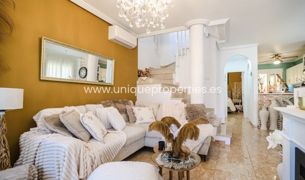 Resale - House -
Guardamar del Segura - EL RASO