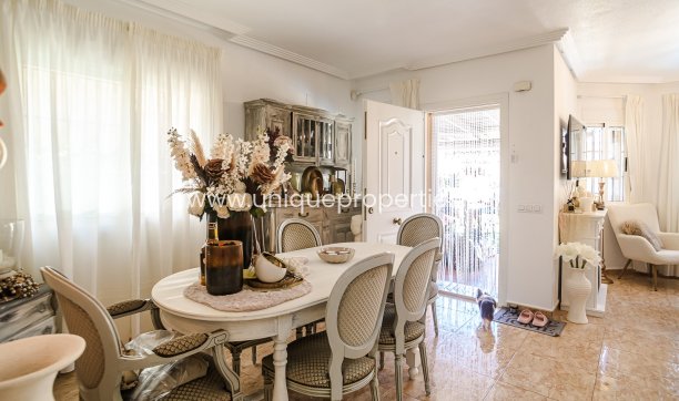 Resale - House -
Guardamar del Segura - EL RASO