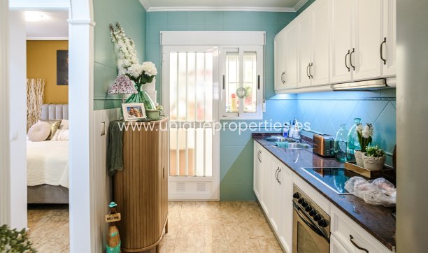 Resale - House -
Guardamar del Segura - EL RASO