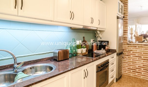 Resale - House -
Guardamar del Segura - EL RASO
