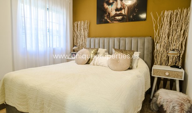Resale - House -
Guardamar del Segura - EL RASO