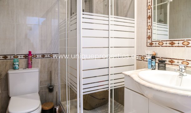Resale - House -
Guardamar del Segura - EL RASO