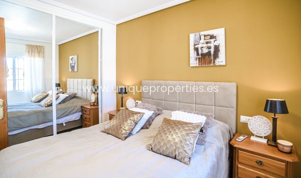Resale - House -
Guardamar del Segura - EL RASO