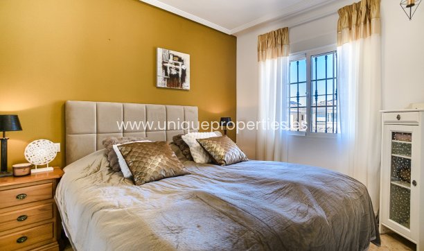 Resale - House -
Guardamar del Segura - EL RASO