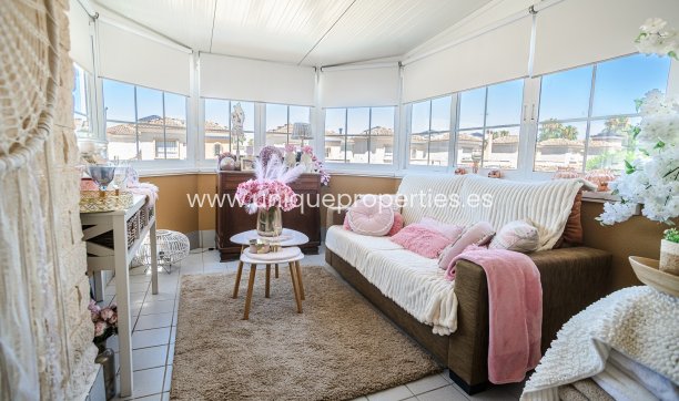 Resale - House -
Guardamar del Segura - EL RASO