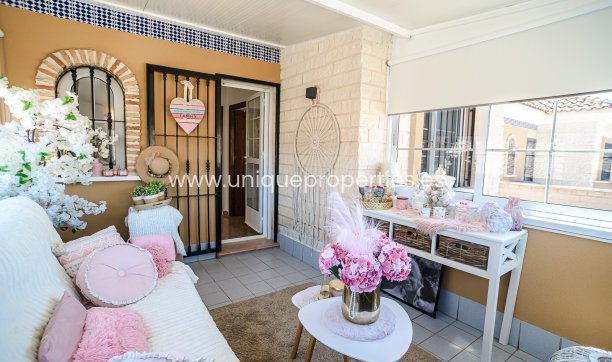 Resale - House -
Guardamar del Segura - EL RASO