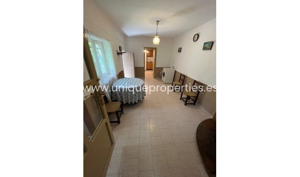 Herverkoop - Village House -
Cortes de Baza