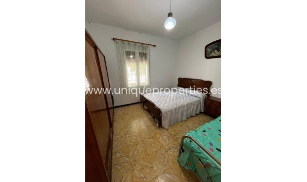 Herverkoop - Village House -
Cortes de Baza