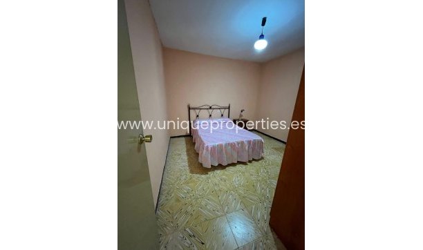 Herverkoop - Village House -
Cortes de Baza