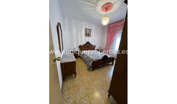 Herverkoop - Village House -
Cortes de Baza