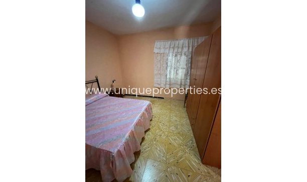 Herverkoop - Village House -
Cortes de Baza